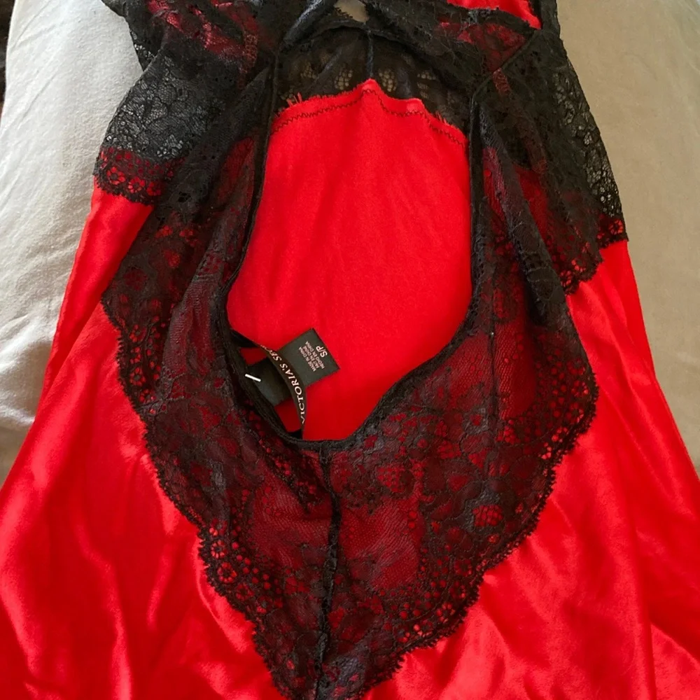 Victoria's Secret Scarlet and Ebony Lace Chemise - Picture 5 of 6